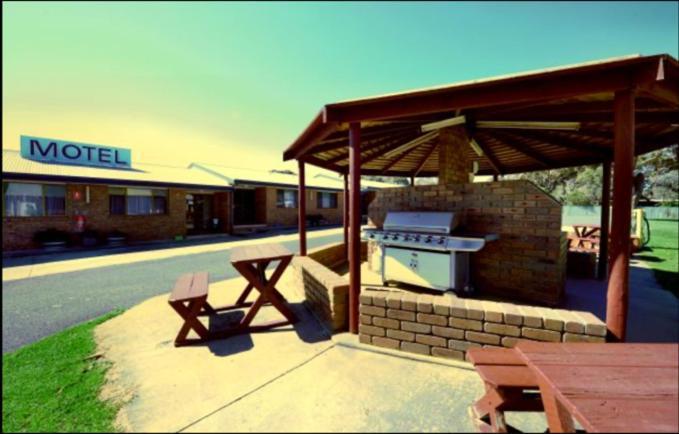 Marlo Caravan Park & Motel Ngoại thất bức ảnh